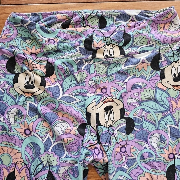 💥4 for $25💥 Lularoe + Disney Ladies Leggings - Picture 3 of 7